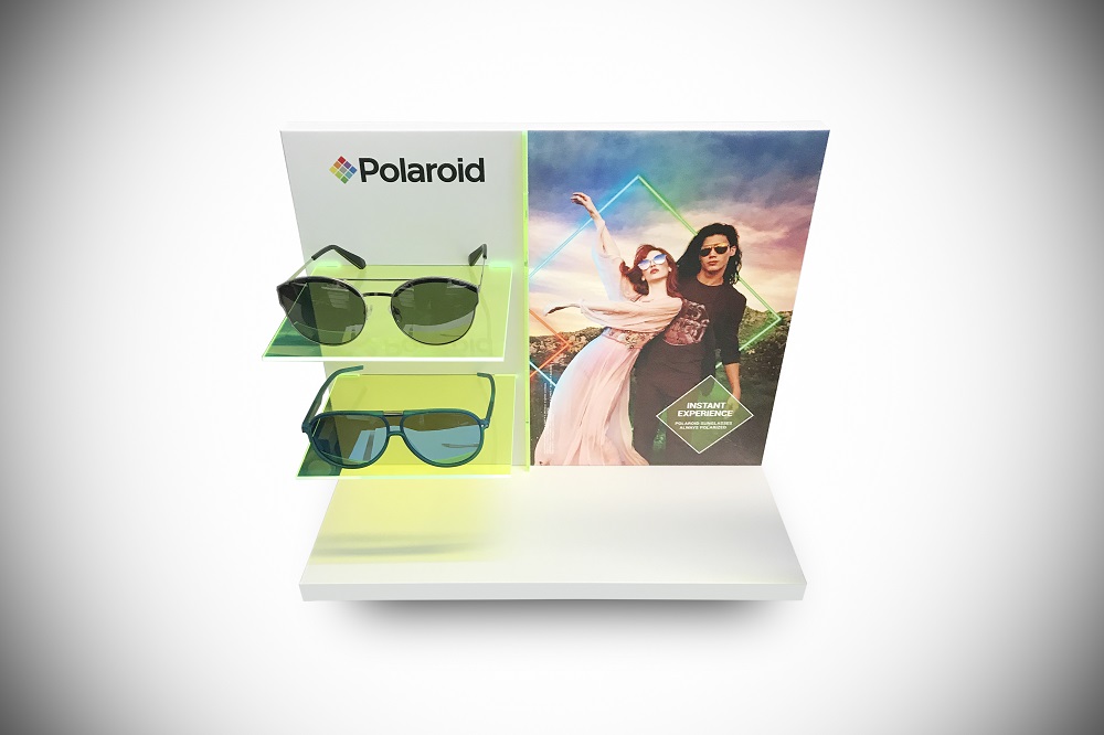 Polaroid-Fluo- sunglasses display